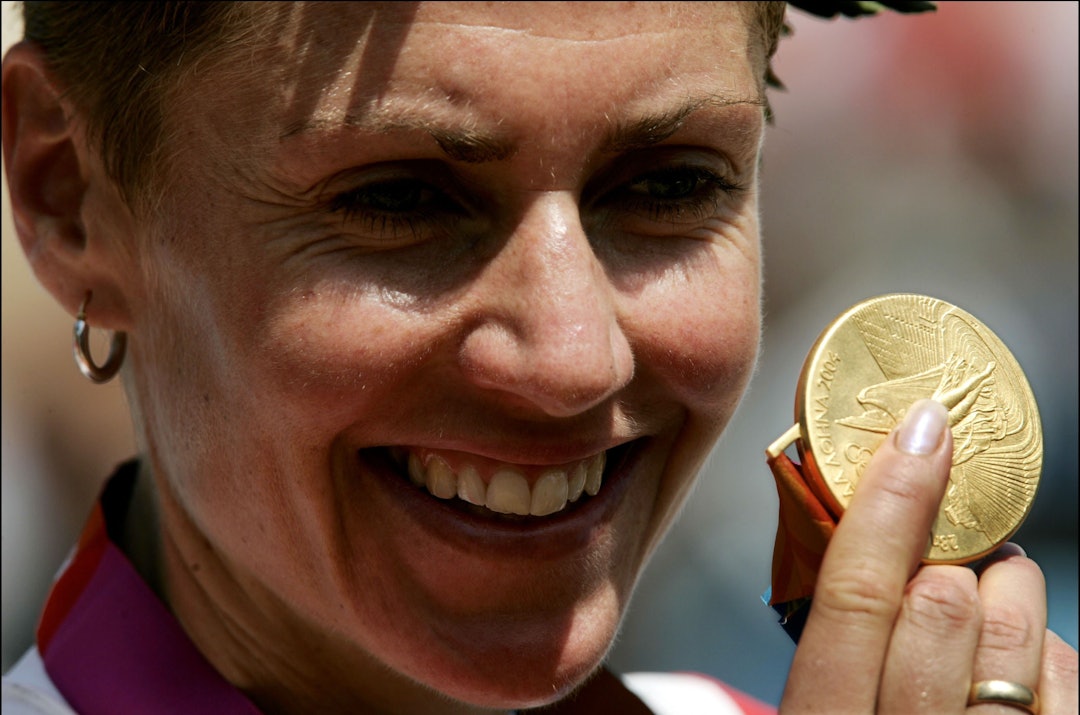 OLYMPISK MESTER: Gunn-Rita viser stolt frem gullmedaljen sin i Athen i 2004. Foto: Cor Vos OLYMPISK MESTER: Gunn-Rita viser stolt frem gullmedaljen sin i Athen i 2004. Foto: Cor Vos
