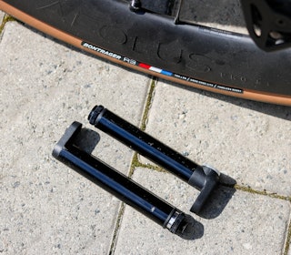 TO-DELT: BBB DoubleShot har en finurlig, men smart løsning. Foto: Knut Andreas Lone TO-DELT: BBB DoubleShot har en finurlig, men smart løsning. Foto: Knut Andreas Lone