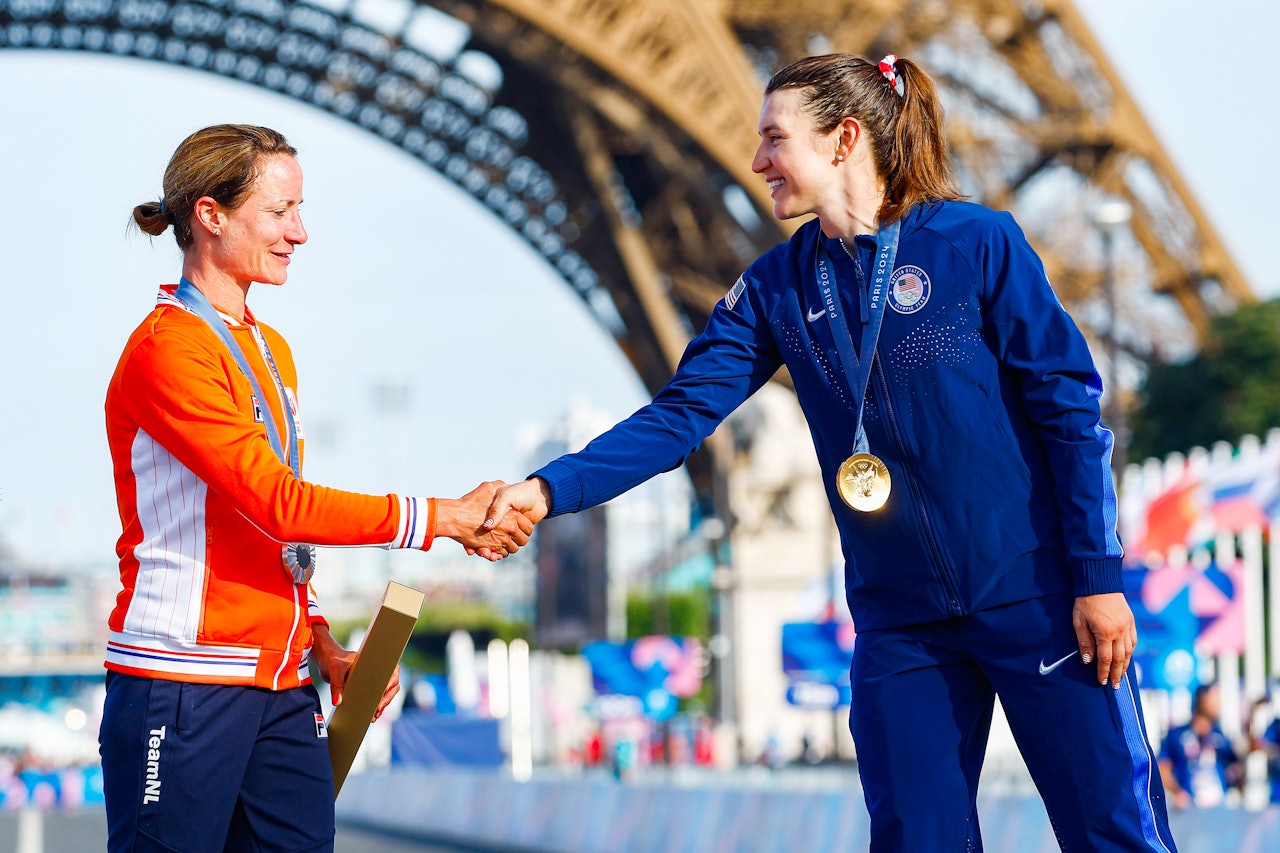 OLYMPISK MESTER: For amerikanerne er OL-gull det aller største man kan oppnå. Kristen Faulkner utmanøvrerte ingen ringere enn legenden Marianne Vos i Paris' gater. Foto: Cor Vos OLYMPISK MESTER: For amerikanerne er OL-gull det aller største man kan oppnå. Kristen Faulkner utmanøvrerte ingen ringere enn legenden Marianne Vos i Paris' gater. Foto: Cor Vos