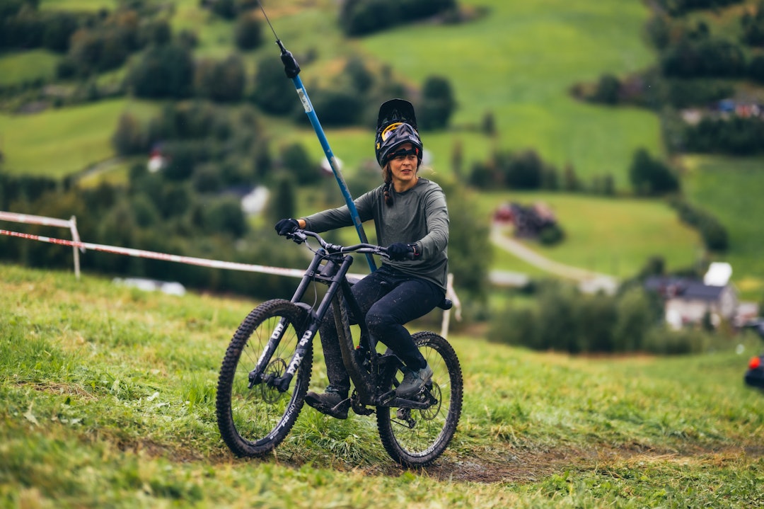 INGRID LONAR: Ingrid Lonar er ikke bare freeridesyklist, men også en skateboardlegende, snowboarder og gründer. Foto: Gisle Johnsen INGRID LONAR: Ingrid Lonar er ikke bare freeridesyklist, men også en skateboardlegende, snowboarder og gründer. Foto: Gisle Johnsen