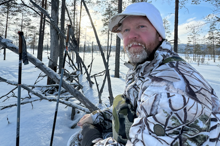 SVERIGE: Stian Berntsen fra Fetsund har fast tradisjon om å dra til Sverige på romjulsjakt, men aller helst kunne han tenke å spenne på seg skiene og gå i nærskogen hjemme. (Foto: Privat) SVERIGE: Stian Berntsen fra Fetsund har fast tradisjon om å dra til Sverige på romjulsjakt, men aller helst kunne han tenke å spenne på seg skiene og gå i nærskogen hjemme. (Foto: Privat)