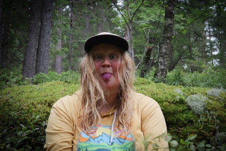 MER SURR: Ingrid Ramstad Alm har skrevet en bok til foreldre som ønsker en litt friere hverdag. Foto: Gunhild Aaslie Soldal ingrid ramstad alm - også kjent som @tyritroll