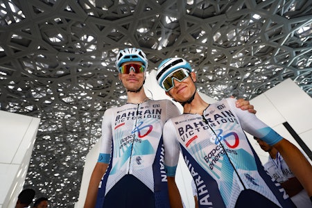 NYE OMGIVELSER: Torstein Træen har funnet seg godt til rett hos ny arbeidsgiver. Her sammen med danske Johan Price Pejtersen i forbindelse med UAE Tour. FOTO: Cor Vos NYE OMGIVELSER: Torstein Træen har funnet seg godt til rett hos ny arbeidsgiver. Her sammen med danske Johan Price Pejtersen i forbindelse med UAE Tour. FOTO: Cor Vos