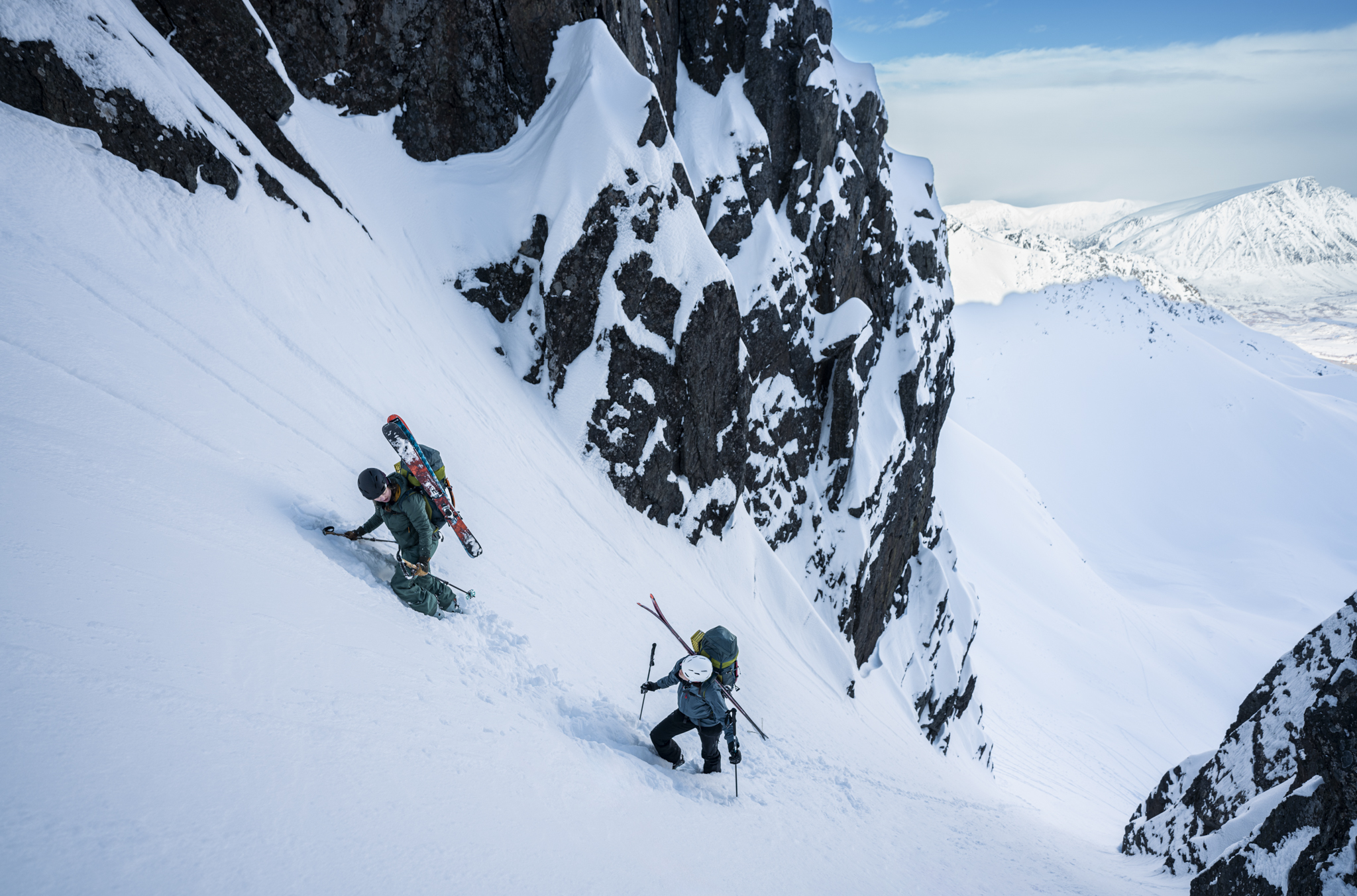 Bilde fra filmen Odyssey of Loppa med Thea Røhme og Lisen Strøm