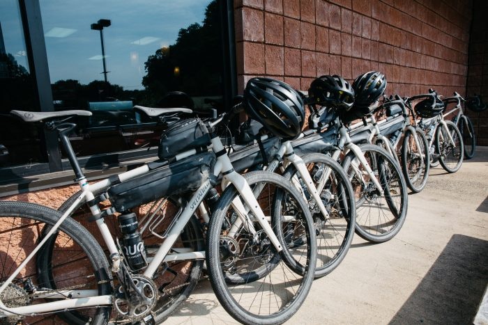 BOM: Sequoia skulle sope inn penger for Specialized. Men i stedet for å kjøpe sykkelen, brukte folk bare den de hadde. Det var jo det som var poenget med bikepacking? Foto: Beth Welliver. BOM: Sequoia skulle sope inn penger for Specialized. Men i stedet for å kjøpe sykkelen, brukte folk bare den de hadde. Det var jo det som var poenget med bikepacking? Foto: Beth Welliver.