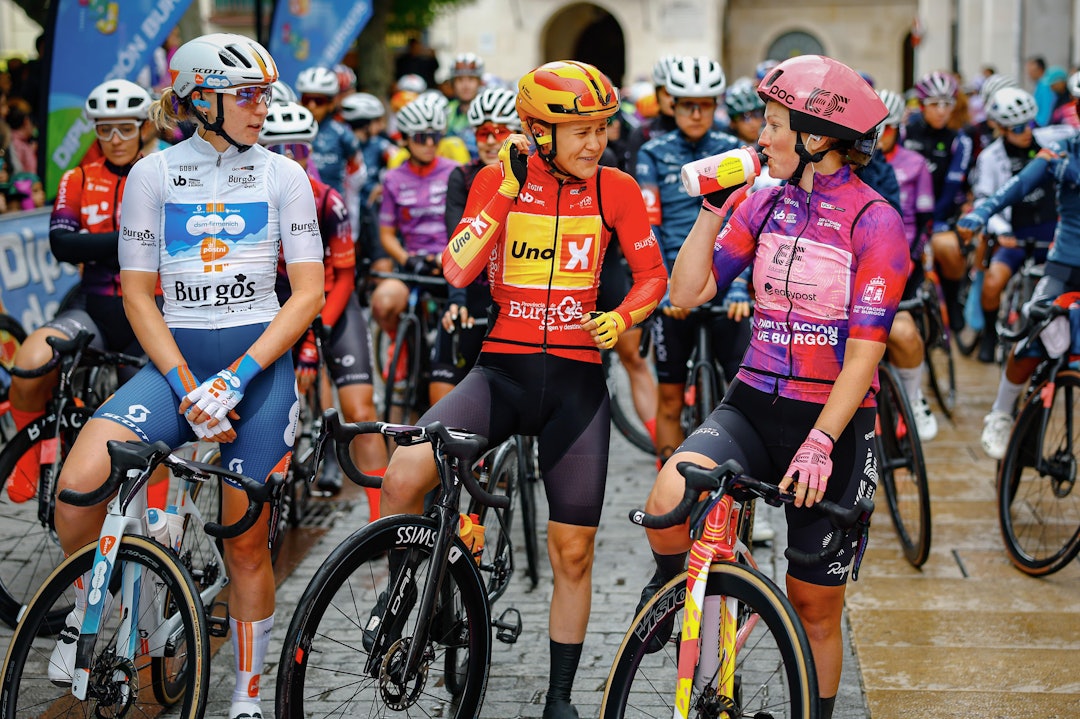 BRR: Katrine Aalerud, en dag det regner og er kaldt. Foto: Cor Vos. BRR: Katrine Aalerud, en dag det regner og er kaldt. Foto: Cor Vos.