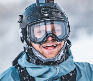 SNØJEGER: Emil på den evige jakten etter den perfekte pudderopplevelsen. Foto: Simon Sjøkvist SNØJEGER: Emil på den evige jakten etter den perfekte pudderopplevelsen. Foto: Simon Sjøkvist