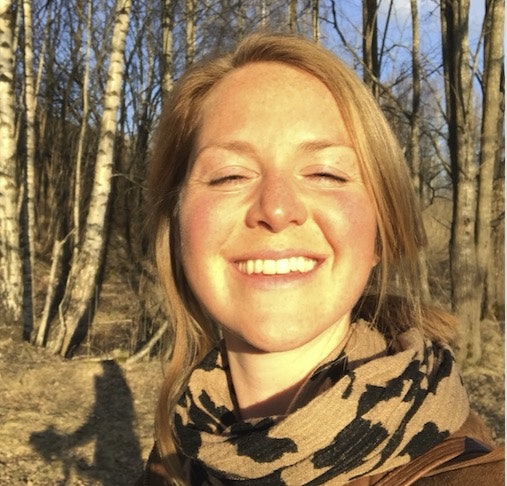 Hanne Hagen Bjørgaas er botaniker, frilansskribent og friluftselsker. Jobber i Sabima, samarbeidsrådet for biologisk mangfold. Hanne bjørgås