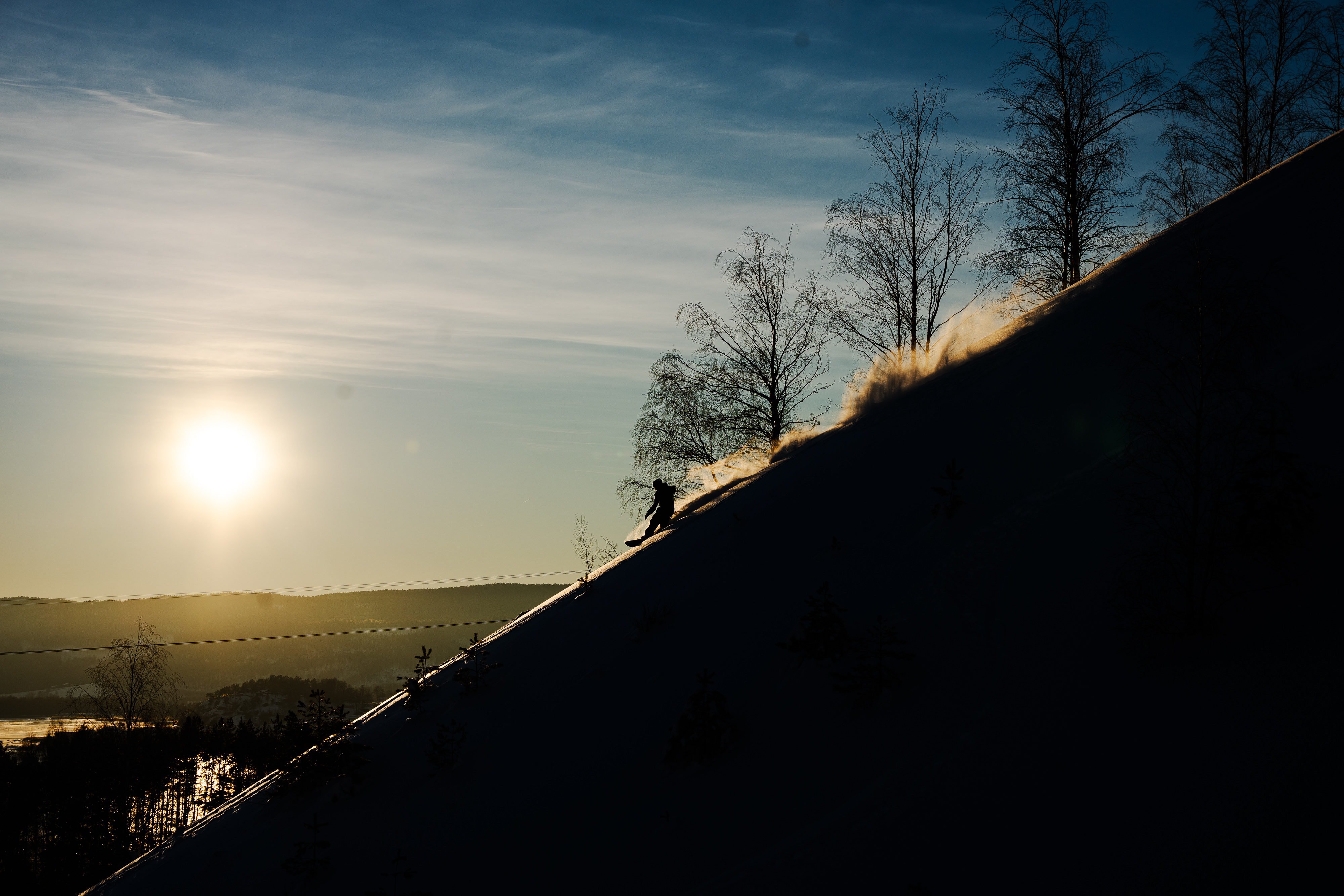 MOT NORMALT: Vinteren 2023/2024 åpnet opp for annerledes ski og brettkjøring enn normalt, som her på Verket, i Drammensfjorden. Foto: Christian Nerdrum