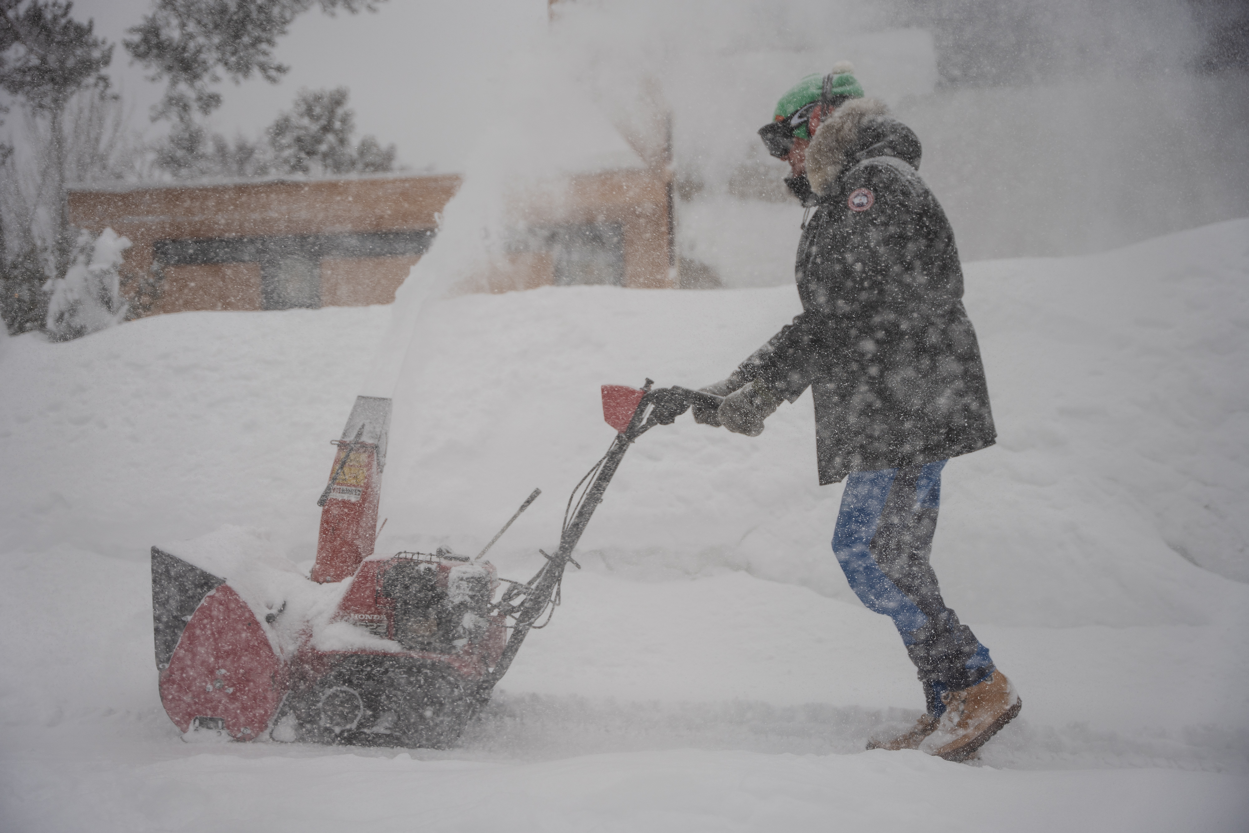 LET IT SNOW: Får vi en enda en supervinter, eller blir det stang ut? Foto: Christian Nerdrum