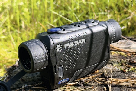 KOMPAKT: Pulsar Axion XQ30 Pro er særdeles kompakt, slik at den fint går i brystlomma eller bukselomma. KOMPAKT: Pulsar Axion XQ30 Pro er særdeles kompakt, slik at den fint går i brystlomma eller bukselomma.
