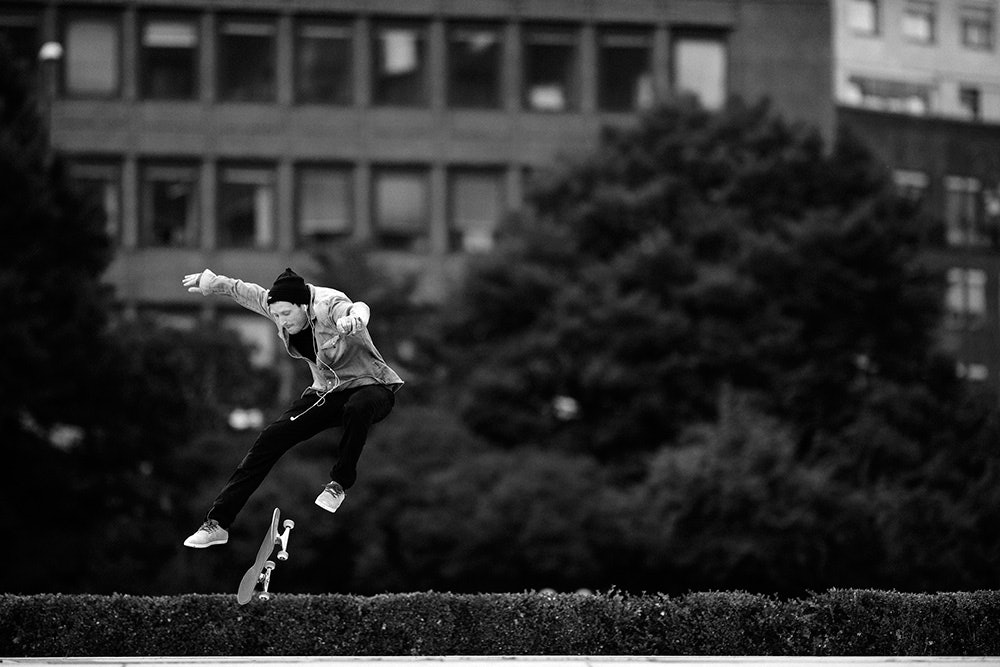 Henrik Kleppe - 360 flip på Rådhuset. Foto: Anton Soggiu kleppe-trey
