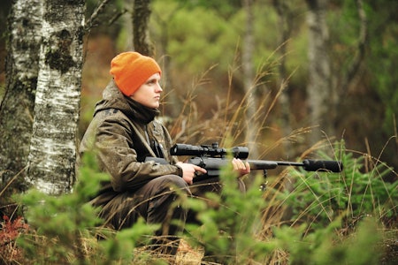 HELFRELST: Mathias Stiland jakter hvert ledige sekund. Antall felte dyr er underordnet. Å være ute, kanskje få se dyr og samholdet i jaktlaget betyr mest. HELFRELST: Mathias Stiland jakter hvert ledige sekund. Antall felte dyr er underordnet. Å være ute, kanskje få se dyr og samholdet i jaktlaget betyr mest.
