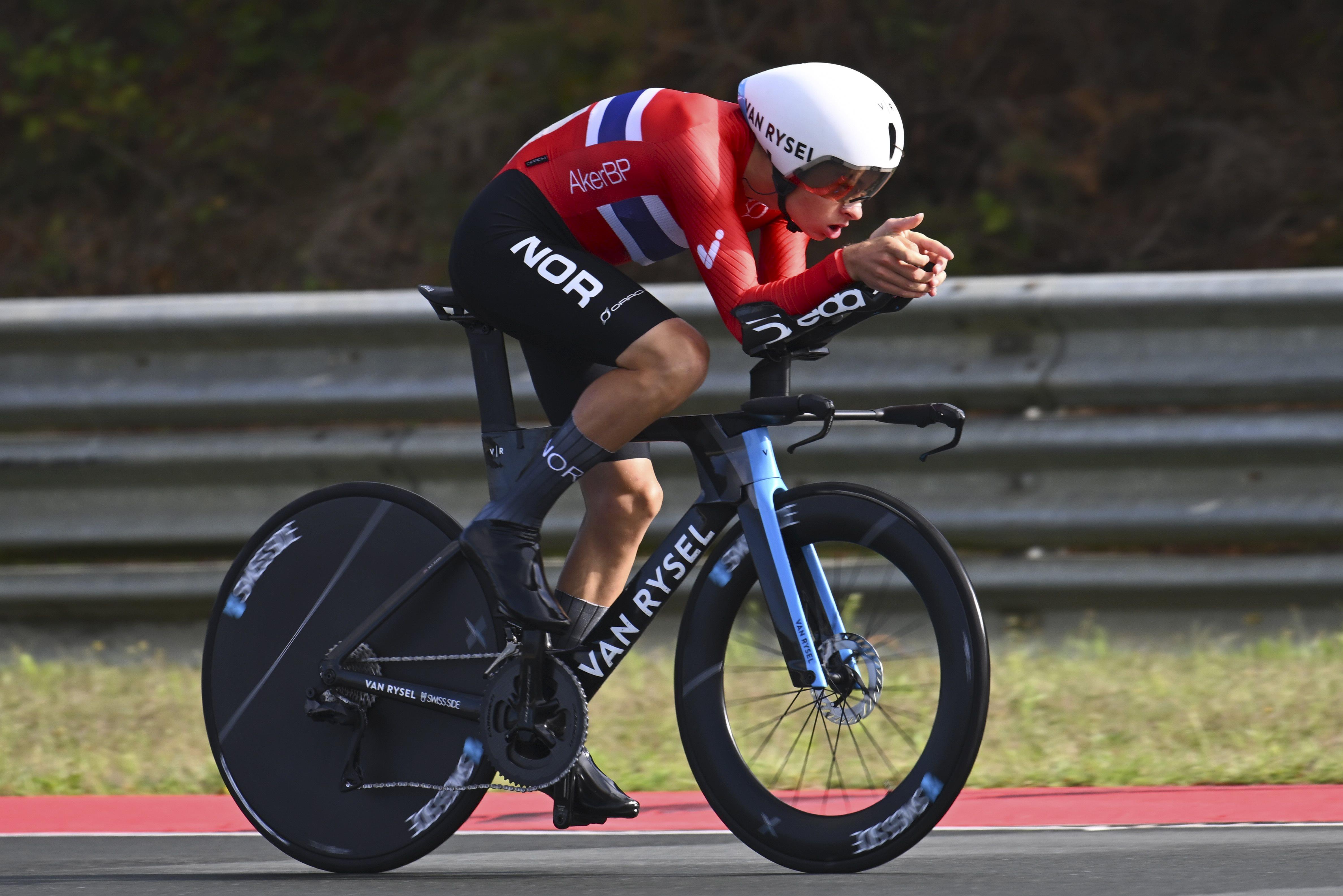 TAR STEGET OPP: Marius Innhaug Dahl har kjørt seg inn i en lederrolle hos U19-laget til Decathlon-AG2R. Neste år blir vestfoldingen å finne innafor lagets U23-satsing. FOTO: Cor Vos