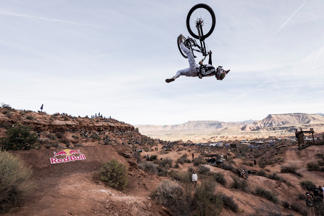 LEGENDE: Cam Zink har hatt en lang og bemerkelsesverdig karriere med to seire i Red Bull Rampage. Først i 2010 og 13 år senere i 2023. Foto: Bartek Wolinski / Red Bull Content Pool LEGENDE: Cam Zink har hatt en lang og bemerkelsesverdig karriere med to seire i Red Bull Rampage. Først i 2010 og 13 år senere i 2023. Foto: Bartek Wolinski / Red Bull Content Pool