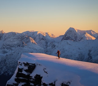 TJUENDE NOVEMBER: Eivind Jacobsen hadde det meste på stell på toppen av Sovende Soldat høsten 2022. Foto: Martin Andersen TJUENDE NOVEMBER: Eivind Jacobsen hadde det meste på stell på toppen av Sovende Soldat høsten 2022. Foto: Martin Andersen