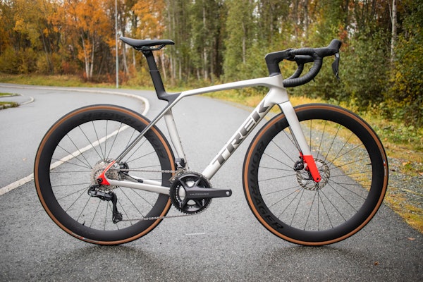 TO-I-ÉN: Nye Trek Madone har sørget for å pensjonere Émonda. Foto: Knut Andreas Lone TO-I-ÉN: Nye Trek Madone har sørget for å pensjonere Émonda. Foto: Knut Andreas Lone
