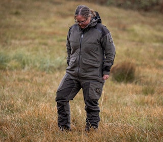 ALLSIDIG: En allsidig jaktdress som kan brukes til mange forskjellige jaktformer. ALLSIDIG: En allsidig jaktdress som kan brukes til mange forskjellige jaktformer.