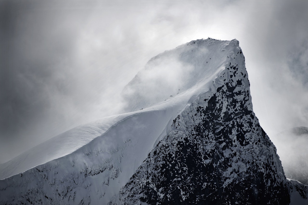 KLASSIKER: Det er mange grunner til at Store Ringstind har fått klassikerstempel. Den 2154 meter høye toppen i Hurrungane ruver majestetisk i terrenget. Foto: Martin Innerdal Dalen store ringstind