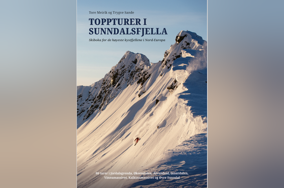 Forsiden av boka Toppturer i Sunndalsfjella