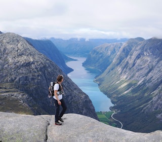 GONDOL, NEI TAKK: Flott fjelltur, med utsikt over Kjøsnefjorden. Foto: Brit Siv Fimland fjelltur over kjøsnesfjorden