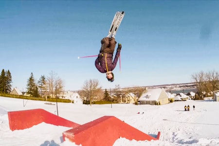 En backflip ned den ikoniske trappen i Canada er et av Maximilliams stolteste øyeblikk fra sesongen. Skjermdump: ON3P 7 En backflip ned den ikoniske trappen i Canada er et av Maximilliams stolteste øyeblikk fra sesongen. Skjermdump: ON3P 7