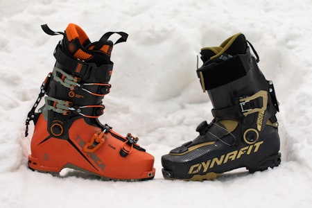 LITEN FORSKJELL: Kun 58 gram skiller oppdaterte Tecnica Zero G Pro (til venstre) og nye Dynafit Ridge Pro. Men hvilken topptursko bør du velge? Foto: Tore Meirik to topptursko