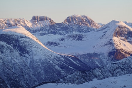 STRANDAFJELLET: Strandafjellet lokker med nysnø og vinterdrømmer.Foto: Øystein Bjelland STRANDAFJELLET: Strandafjellet lokker med nysnø og vinterdrømmer.Foto: Øystein Bjelland