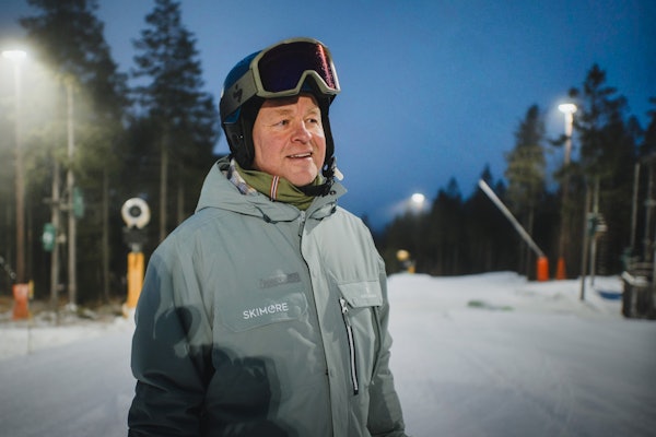 KLAR FOR VINTER: Espen Bengston, daglig leder i Skimore Oslo. Foto: Sigurd Ekeli Grimsby Espen Bengston, daglig leder i Skimore Oslo