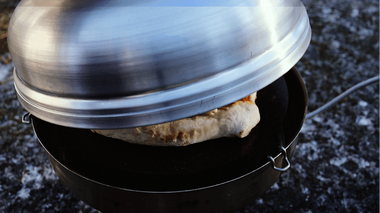VOILA: Ikke noe galt om polarbrød med smør, men det er lov å dra på i blant– også på tur. Foto: Hajka VOILA: Ikke noe galt om polarbrød med smør, men det er lov å dra på i blant– også på tur. Foto: Hajka