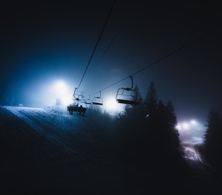TRYVANN: Hyttliheisen i tåkemørket. Riktignok blant de få  anleggene som ikke kjører tilbud om «early bird». Foto: Sigurd Ekeli Grimsby TRYVANN: Hyttliheisen i tåkemørket. Riktignok blant de få  anleggene som ikke kjører tilbud om «early bird». Foto: Sigurd Ekeli Grimsby