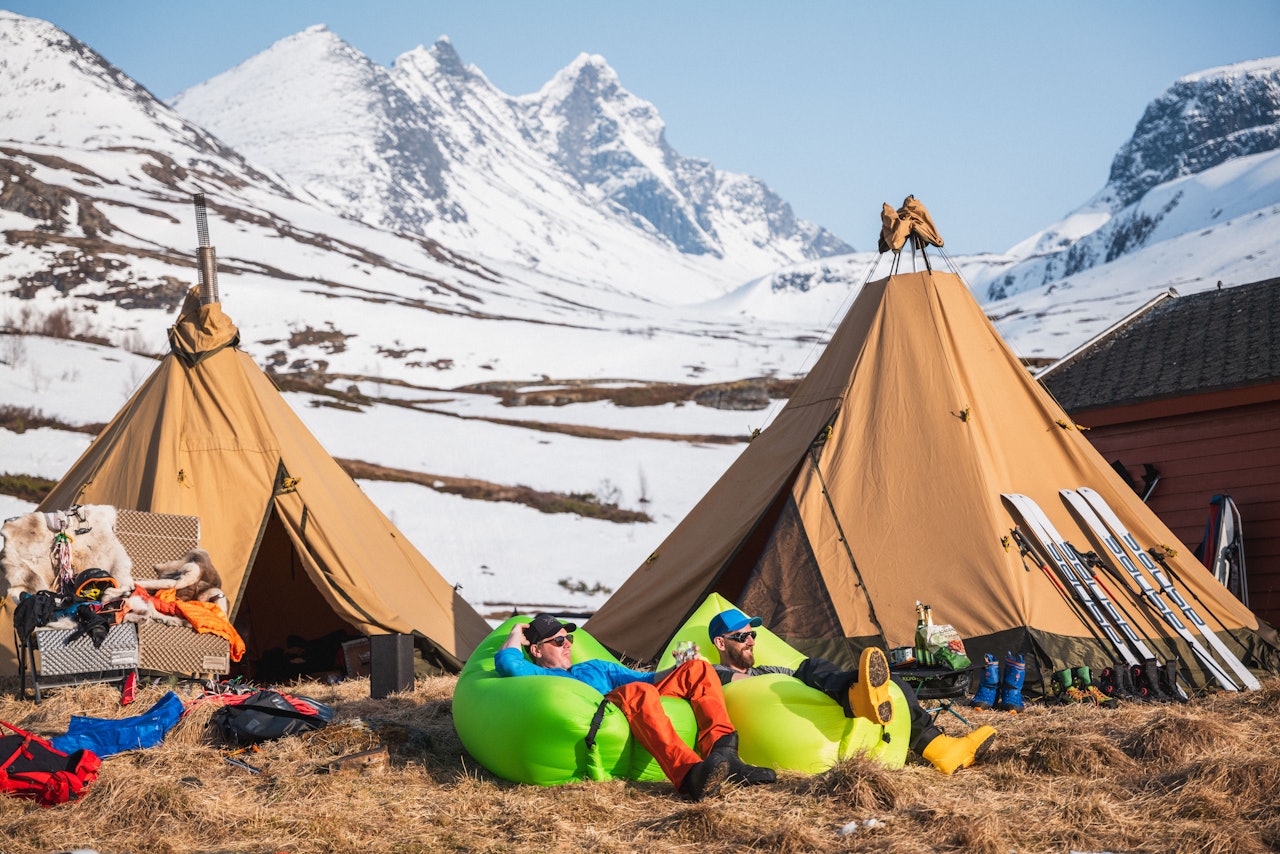 BRA CAMP: Det chilles også, på High Camp Turtagrø. Foto: Simon Sjøkvist BRA CAMP: Det chilles også, på High Camp Turtagrø. Foto: Simon Sjøkvist