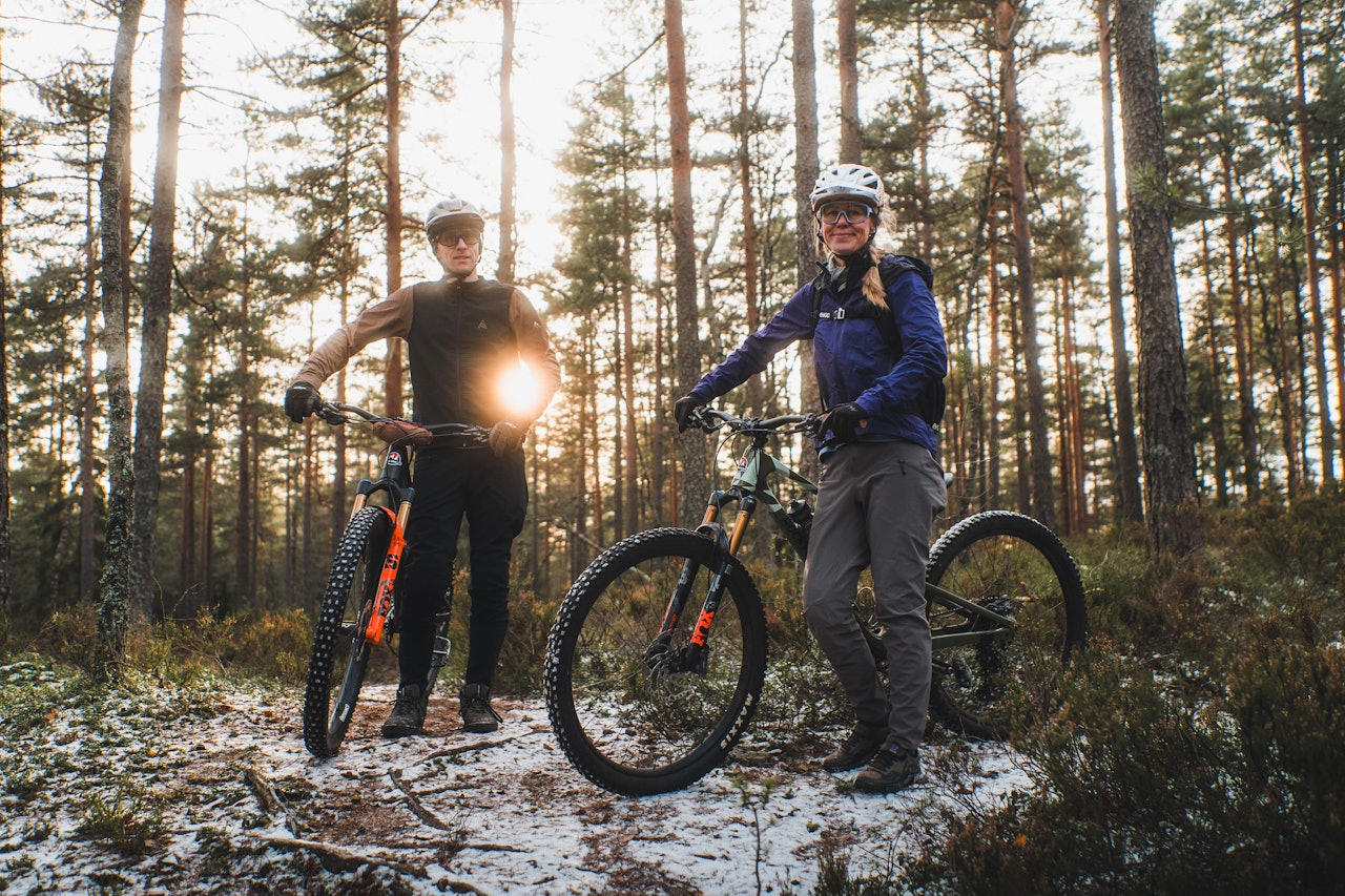 BARFROST: I denne videoen gir syklist-paret Anette Bastnes og Håvard Mageli sine beste tips for stisykling på barfrost. Foto: Sigurd Ekeli Grimsby BARFROST: I denne videoen gir syklist-paret Anette Bastnes og Håvard Mageli sine beste tips for stisykling på barfrost. Foto: Sigurd Ekeli Grimsby