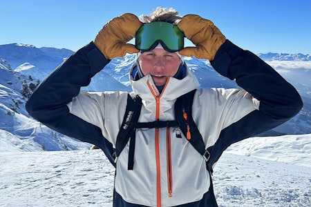 KVALIFISERT: Vetle Gangeskar er den eneste kjøreren fra Skandinavia i klassen ski herrer i vinterens FWT Challenger Series. Foto: Privat skikjører med briller på panna