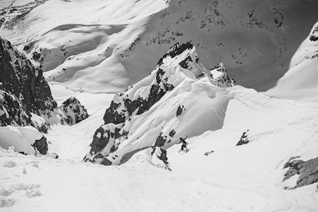 HJEMME: Svenske Astrid Paulsson kjører snowboard som om Sunnmøre var hjemmebanen hennes – selv om føret er krevende og snøen hard. Foto: Anki Grøthe. HJEMME: Svenske Astrid Paulsson kjører snowboard som om Sunnmøre var hjemmebanen hennes – selv om føret er krevende og snøen hard. Foto: Anki Grøthe.