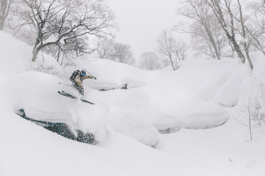 ENDESTASJON: Etter 12 dager reising + en liten uke i Sibir, nådde vi fram til Japan. Tom-Oliver Hedvall i Myoko. Foto: Erik Nylander ENDESTASJON: Etter 12 dager reising + en liten uke i Sibir, nådde vi fram til Japan. Tom-Oliver Hedvall i Myoko. Foto: Erik Nylander