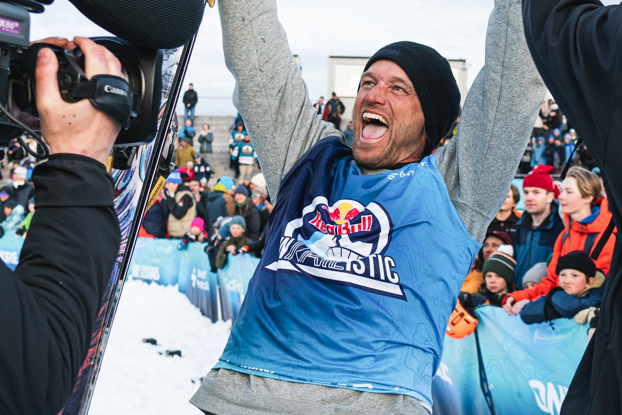 HAPPY: Jubelsener etter at Andreas Håtveit vant railkonkutransen Unrailistic i Åre andre år på rad. Foto: Red Bull Content Pool HAPPY: Jubelsener etter at Andreas Håtveit vant railkonkutransen Unrailistic i Åre andre år på rad. Foto: Red Bull Content Pool