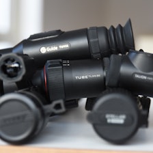 TERMISK: Å kalle termiske kikkertsikter priset mellom 15.000 og 25.000 kroner billig, er kanskje å strekke det litt langt. Men det er altså i dette prisspennet sikter i budsjettklassen ligger for tiden. TERMISK: Å kalle termiske kikkertsikter priset mellom 15.000 og 25.000 kroner billig, er kanskje å strekke det litt langt. Men det er altså i dette prisspennet sikter i budsjettklassen ligger for tiden.