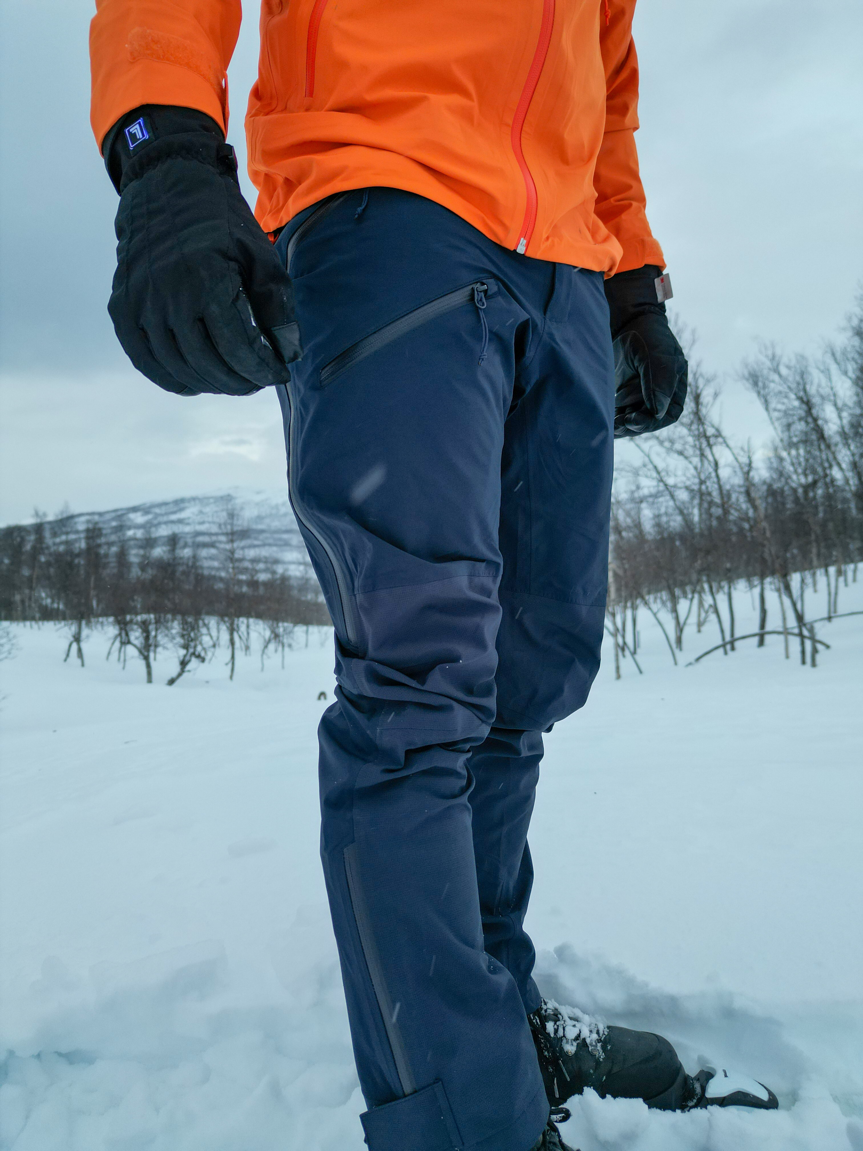 PASSELIG: Buksen har god passform og sitter godt.