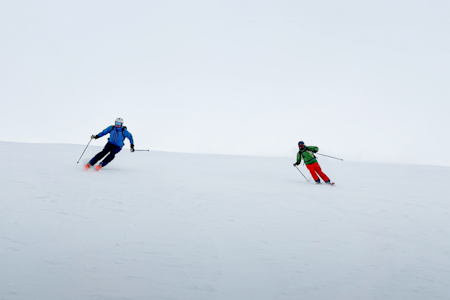 GAMBLING: Dette er storyen om tre håpefulle kompiser som dro vestover fra Oslo, i bombesyklon, på jakt etter gull. Foto: David Andresen GAMBLING: Dette er storyen om tre håpefulle kompiser som dro vestover fra Oslo, i bombesyklon, på jakt etter gull. Foto: David Andresen