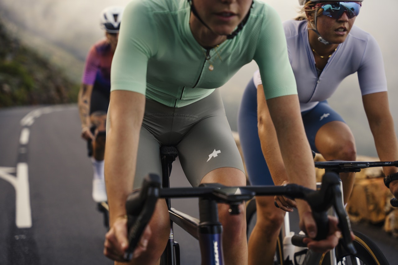 THIS JUST IN: Assos + farger på shortsen = brain melt. Foto: Assos THIS JUST IN: Assos + farger på shortsen = brain melt. Foto: Assos