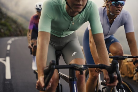 THIS JUST IN: Assos + farger på shortsen = brain melt. Foto: Assos THIS JUST IN: Assos + farger på shortsen = brain melt. Foto: Assos