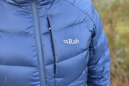 RAB GLACEON PRO: Jakken har isolert brystlomme på utsiden av hovedglidlåsen. Foto: Egill Danielsen test av rab glaceon pro