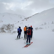 EN VISS RISIKO: Bildet er fra et skredkurs på Vatnahalsen for noen år tilbake. Foto: Marius O. Larsen skredkurs vatnahalsen