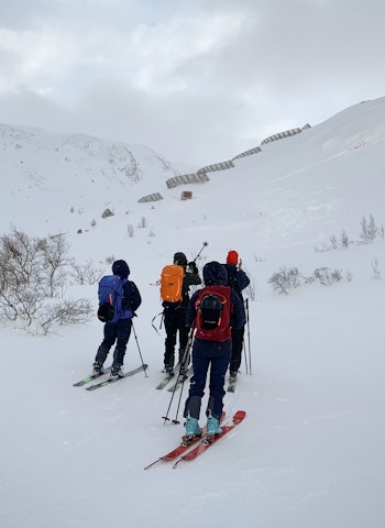EN VISS RISIKO: Bildet er fra et skredkurs på Vatnahalsen for noen år tilbake. Foto: Marius O. Larsen skredkurs vatnahalsen