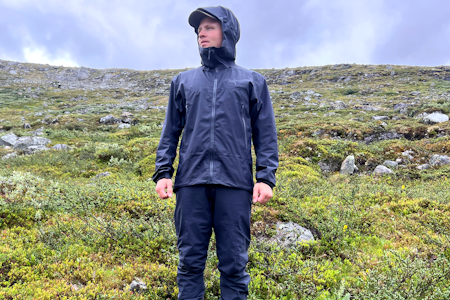 ALLVÆRSKLÆR: Dette er et skallsett med fokus på lettest mulig vekt. Er det verdt vektbesparelsen? ALLVÆRSKLÆR: Dette er et skallsett med fokus på lettest mulig vekt. Er det verdt vektbesparelsen?