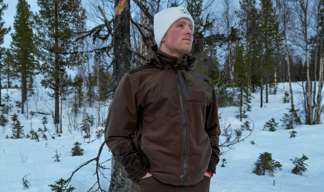 JAKTDRESS: Dette er en vanntett og lydsvak jaktdress, som koster skjorta. Er den verdt kjøpet? JAKTDRESS: Dette er en vanntett og lydsvak jaktdress, som koster skjorta. Er den verdt kjøpet?