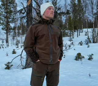 JAKTDRESS: Dette er en vanntett og lydsvak jaktdress, som koster skjorta. Er den verdt kjøpet? JAKTDRESS: Dette er en vanntett og lydsvak jaktdress, som koster skjorta. Er den verdt kjøpet?