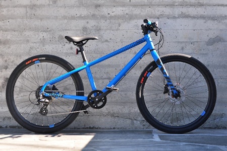 MORO MED HJUL: Vi har tatt for oss en rekke barnesykler som gjør det gøy å holde på ute. Foto: Øyvind Aas barnesykkel test