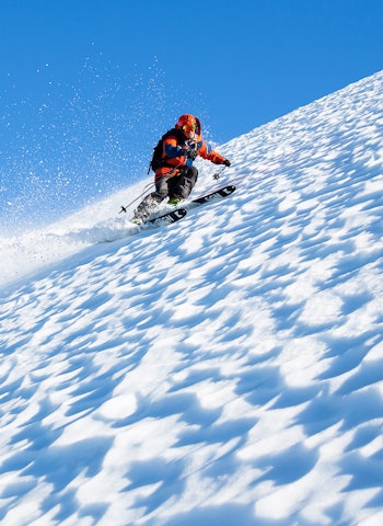 SOMMERSKI: Ivar Løvik kjører sløsj i Jostedalen i august. Foto: Håvard Nesbø SOMMERSKI: Ivar Løvik kjører sløsj i Jostedalen i august. Foto: Håvard Nesbø